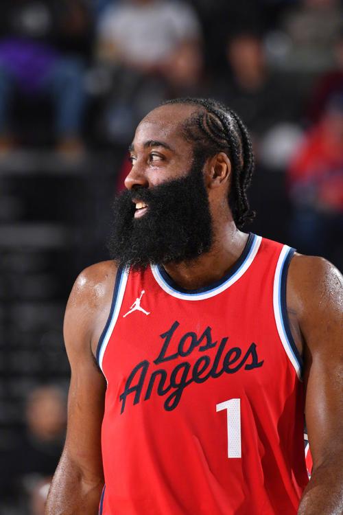 英超积分榜：阿森纳2分领先曼城，维拉第3曼联第6利物浦第10（英超积分更新：阿森纳领跑曼城2分，维拉第3、曼联第6、利物浦第10）