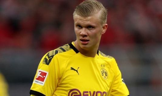 意媒：奇克考虑在冬窗离开米兰，以提升参加世界杯的机会（意媒称：为提升世界杯入选机会，奇克或于冬窗考虑离开米兰）