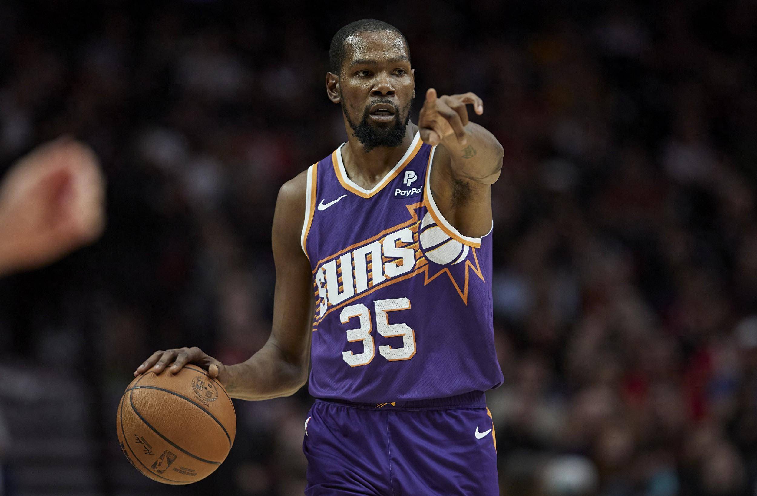 在线辟谣！里弗斯：我们和字母哥没有对话，他也没要求被交易（里弗斯线上澄清：未与字母哥对话，对方也未提出交易申请）