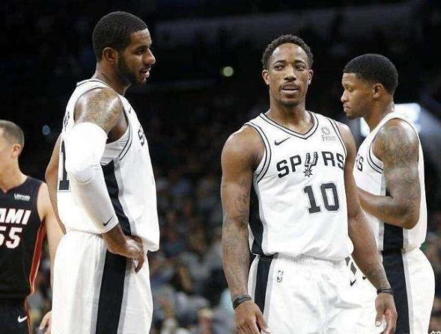 斯基拉：阿森纳正在关注铃木彩艳，有意在下个赛季引进他（斯基拉：阿森纳密切考察铃木彩艳，拟于下赛季完成引进）