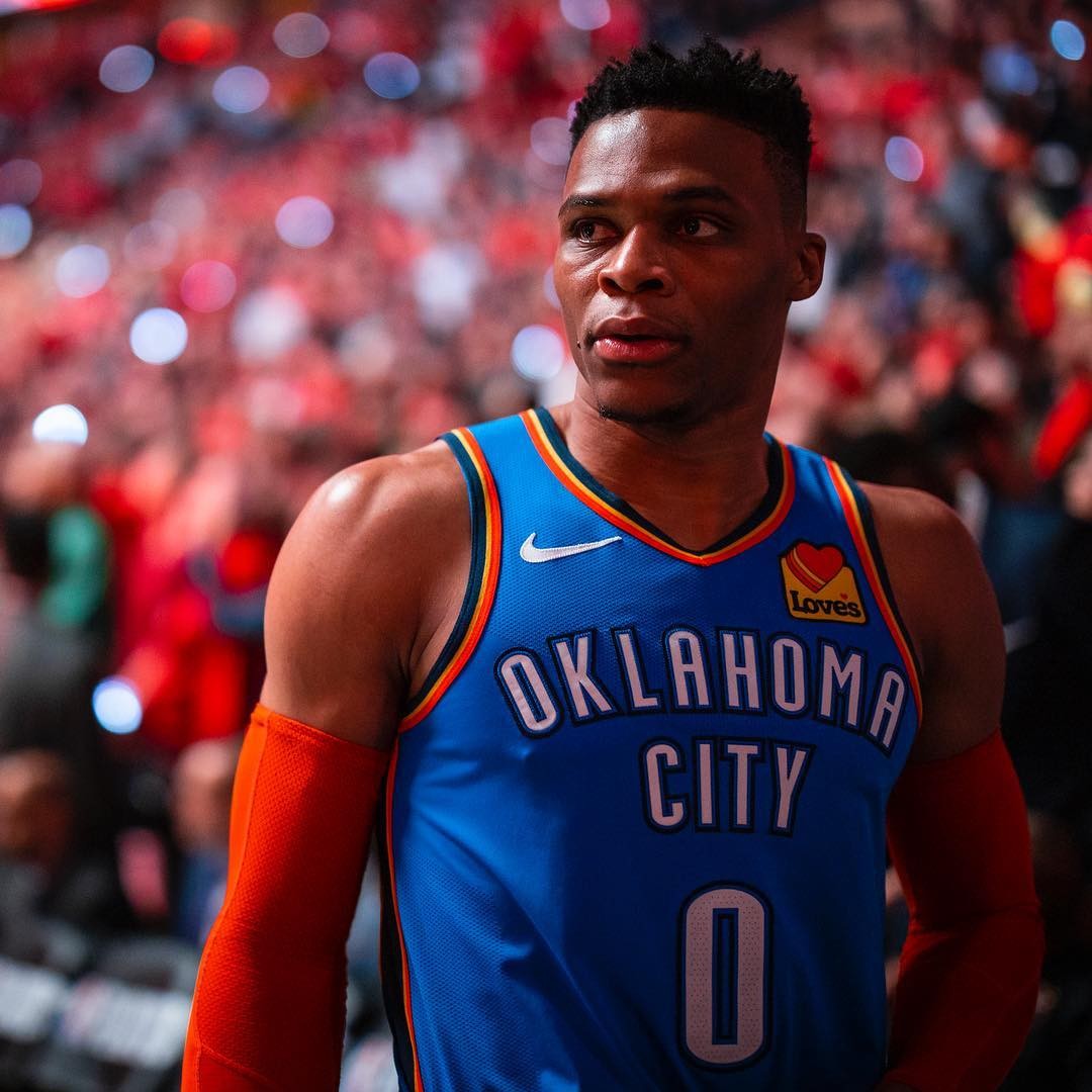 龙塞罗：姆巴佩第一球灵动如大罗，第二球再现C罗暴力美学（龙塞罗：姆巴佩首球灵气似大罗，次球再现C罗式力量美学）