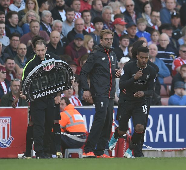 球星关键球命中后转身太霸气