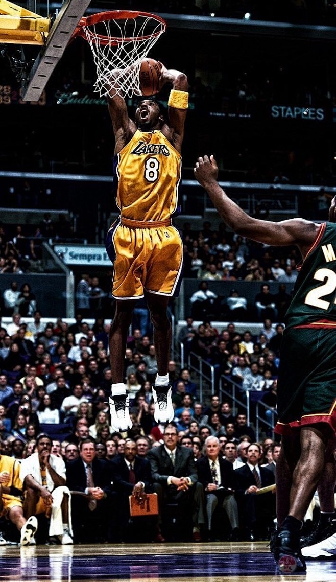 地上足球：皇马哈拉哨仍不敌利物浦！西甲水平已被英超完爆！（地面流难救主：皇马“哈拉哨”仍负利物浦，英超已全面压制西甲）