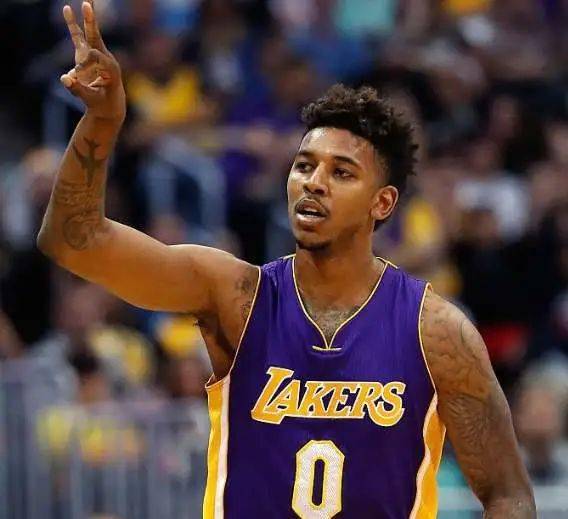 记者：由于格雷茨卡的未来不明朗，拜仁将巴莱巴加入引援清单（记者：格雷茨卡前景未定，拜仁将巴莱巴列入引援候选名单）