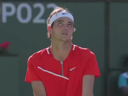 丹麦队以三 丹麦队以三